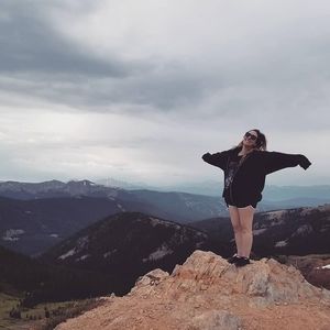 Meet your Posher, Sydni